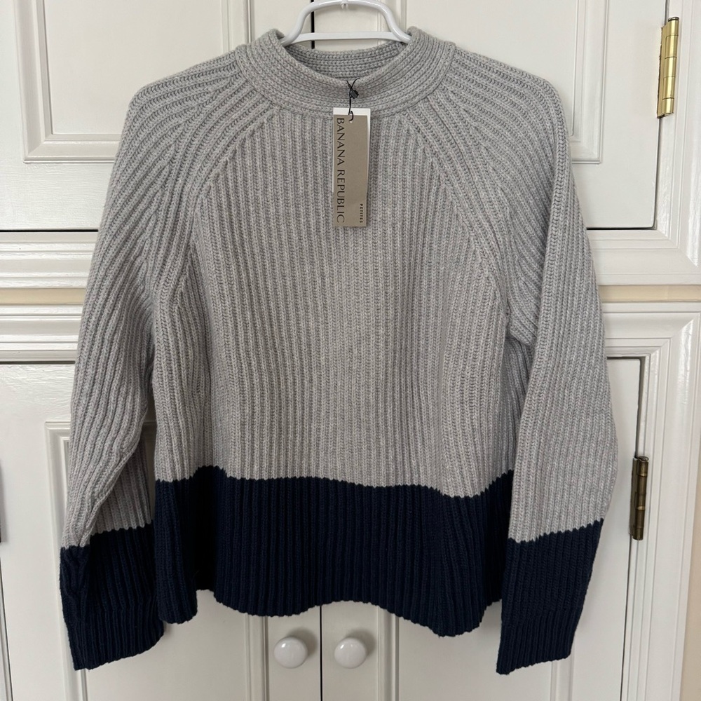 Banana Republic Gray and Blue Crew Neck Sweater